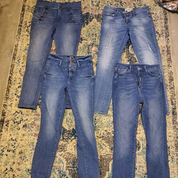 Jeans - Picture 2 of 8